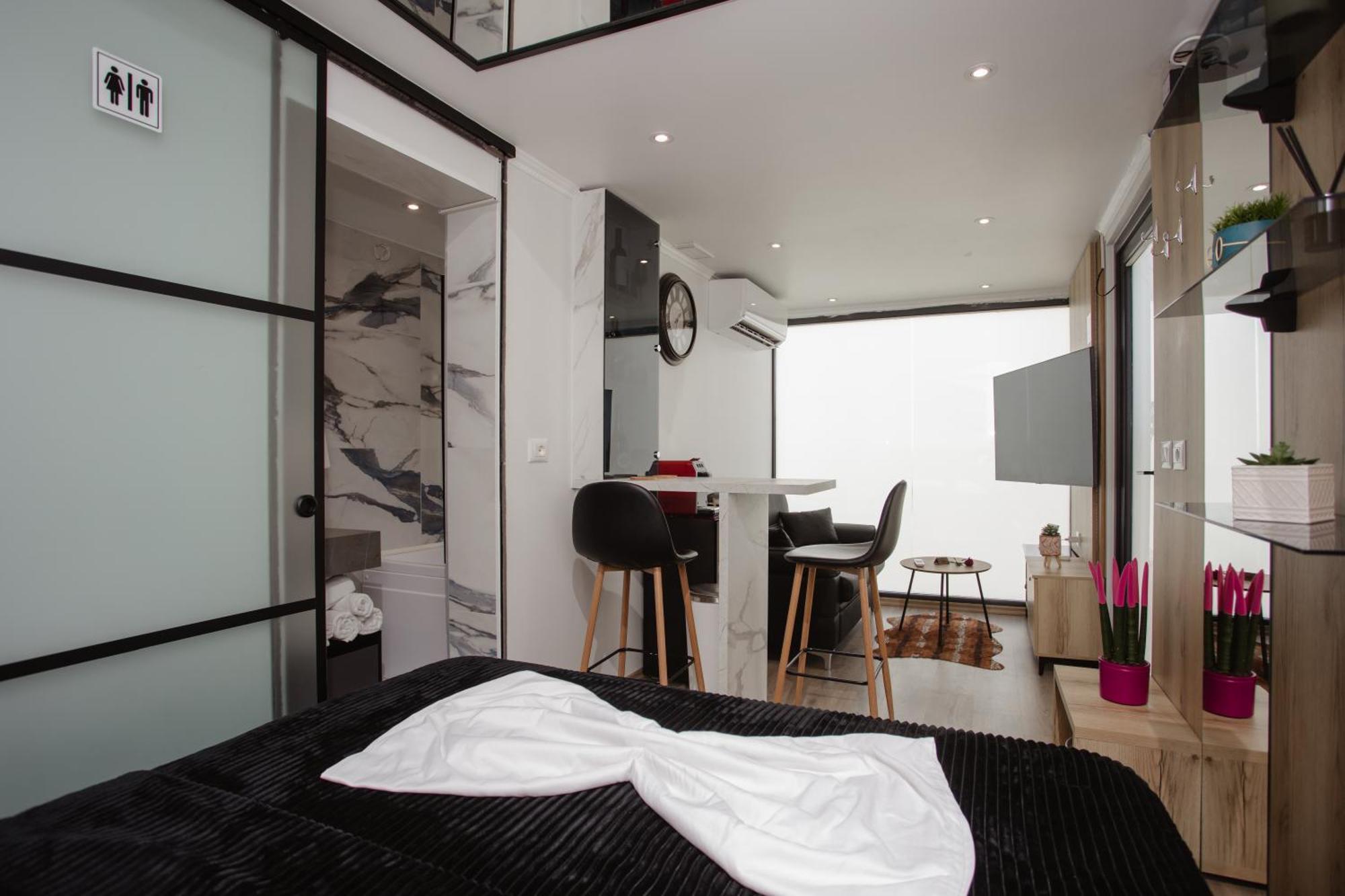 446 Tiny House Shiroke Villa Exterior foto